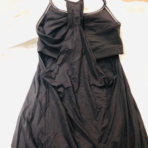 LULULEMON NO LIMITS TANK size 4